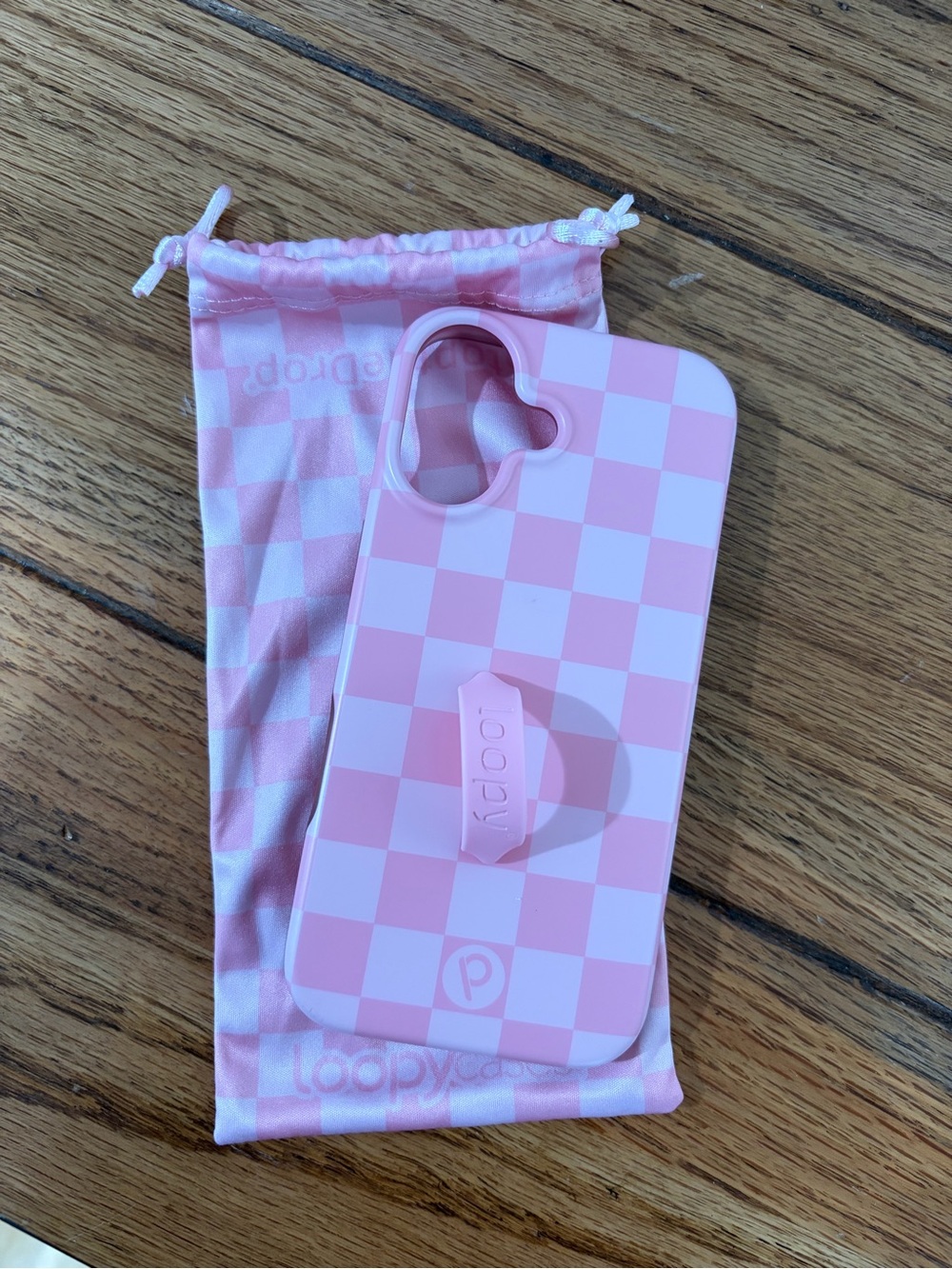 Loopy iPhone 17 case